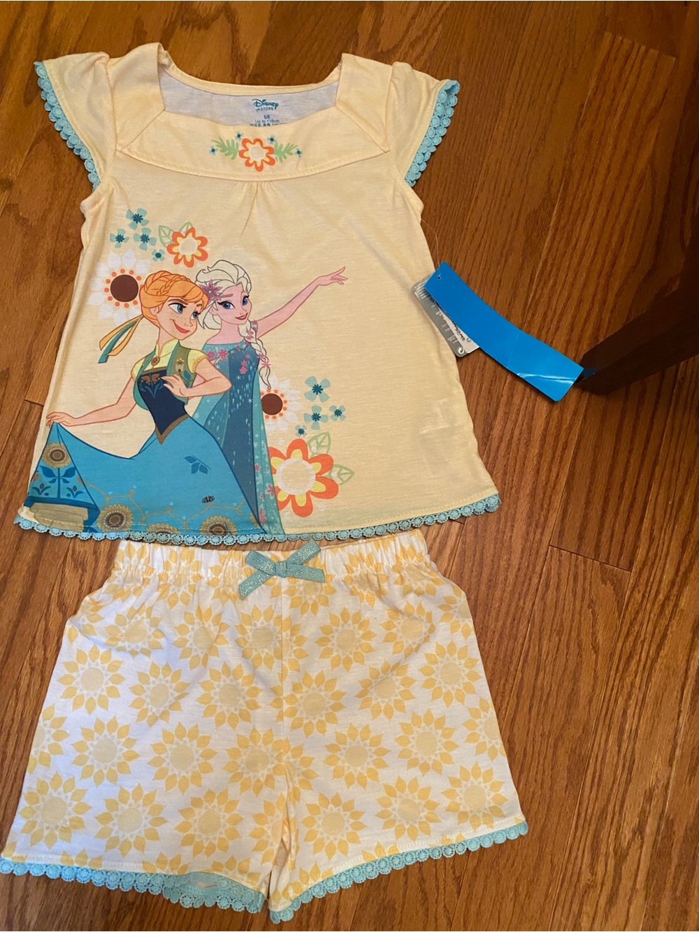 Disney Frozen Anna & Elsa Pajama Set, 5/6, Frozen Fever, new from Disney Store